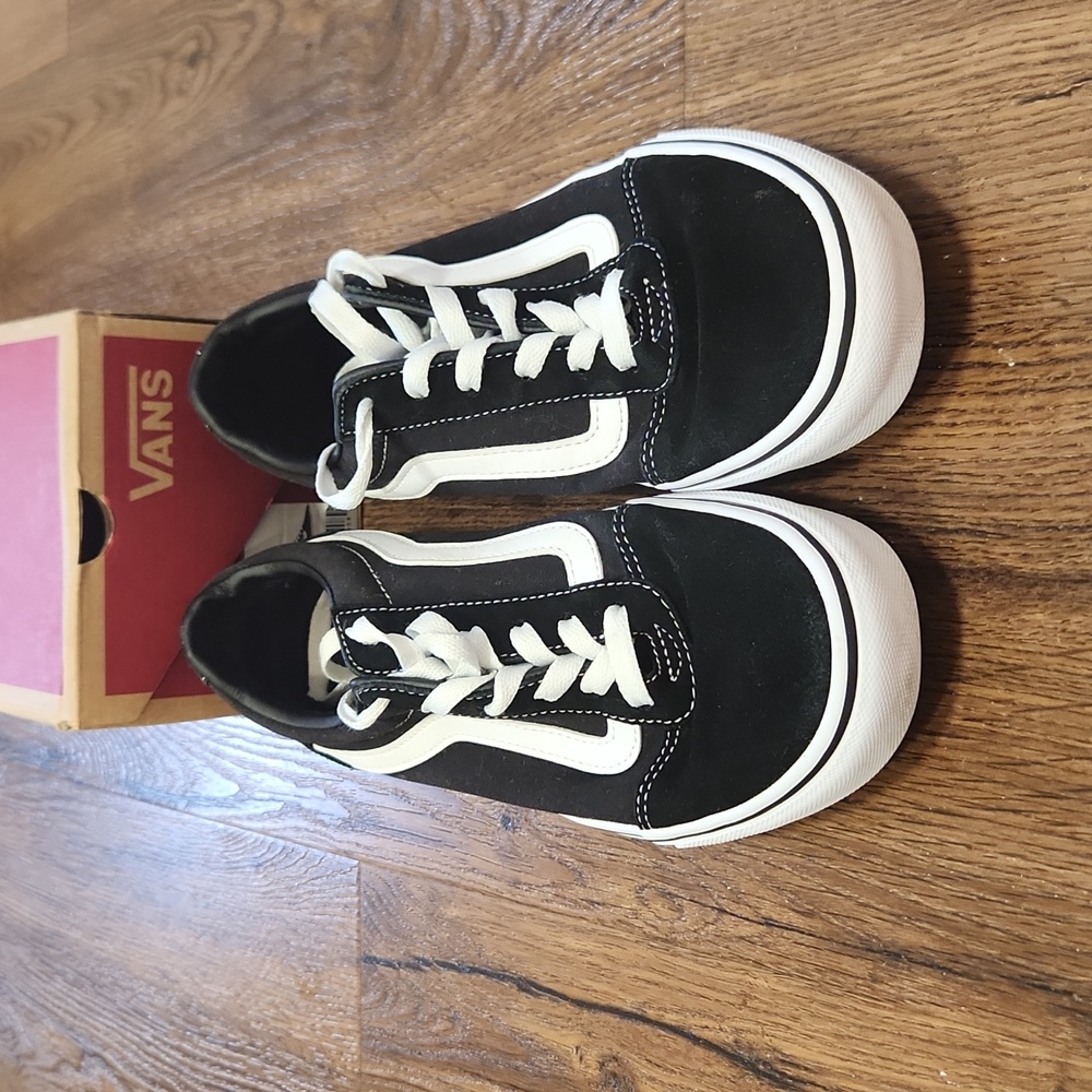 Vans Black Ward 8 1/2 Womens